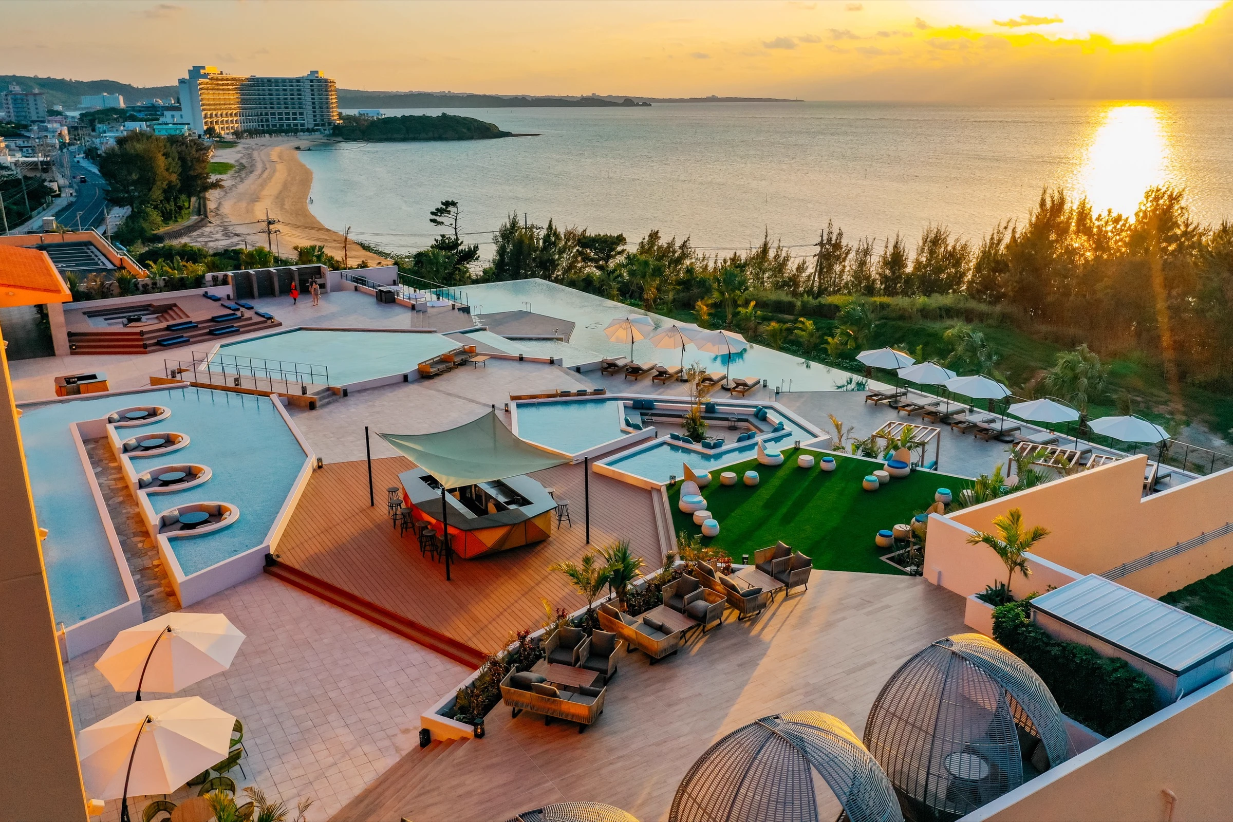 アクアテラスの全景